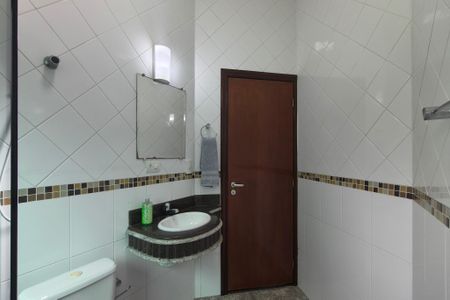 Casa para alugar com 300m², 4 quartos e 3 vagasBanheiro