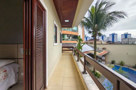 Casa para alugar com 300m², 4 quartos e 3 vagasSacada da suite 1
