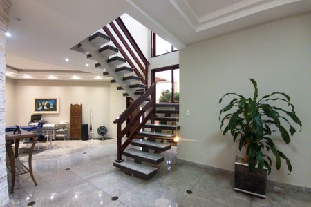 Casa para alugar com 300m², 4 quartos e 3 vagasSala