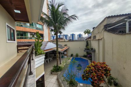 Casa para alugar com 300m², 4 quartos e 3 vagasSacada da suite 1