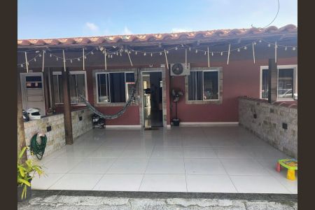 Casa de condomínio à venda com 75m², 2 quartos e 2 vagas Casa de condomínio à venda com 75m², 2 quartos e 2 vagasFachada