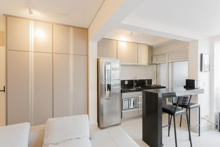 Cozinha de apartamento para alugar com 2 quartos, 70m² em Pinheiros, São Paulo