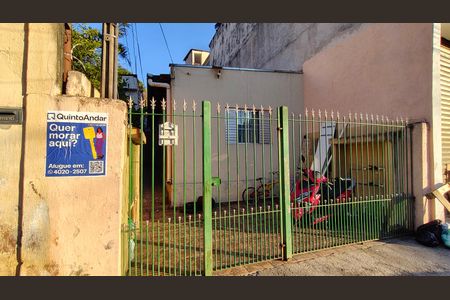 Fachada de casa para alugar com 1 quarto, 49m² em Vila Carbone, São Paulo