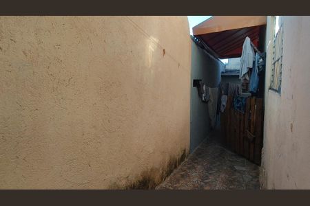 Corredor de casa para alugar com 1 quarto, 49m² em Vila Carbone, São Paulo