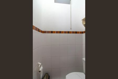 Banheiro da Suíte de casa à venda com 3 quartos, 330m² em Vila Mazzei, São Paulo