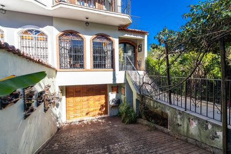 Garagem de casa à venda com 3 quartos, 330m² em Vila Mazzei, São Paulo