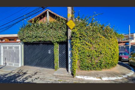 Fachada de casa à venda com 3 quartos, 330m² em Vila Mazzei, São Paulo