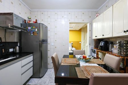 Casa à venda com 100m², 2 quartos e 3 vagas Casa à venda com 100m², 2 quartos e 3 vagasCozinha