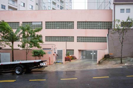 Apartamento para alugar com 48m², 2 quartos e 1 vagaFachada e portaria