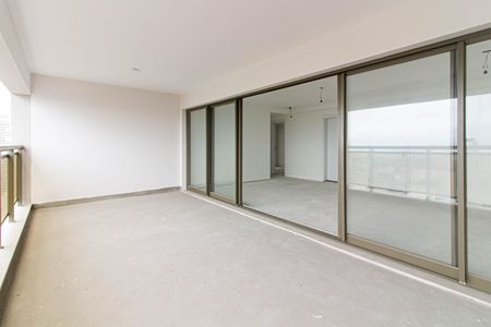 Apartamento à venda com 173m², 3 quartos e 2 vagasVaranda