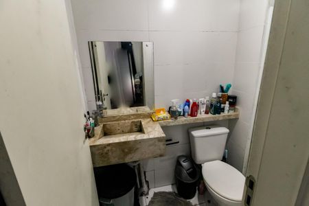Banheiro de apartamento para alugar com 2 quartos, 44m² em Jardim Record, Taboão da Serra