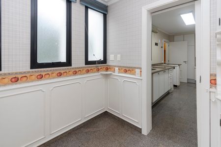 Apartamento para alugar com 245m², 3 quartos e 4 vagasCopa