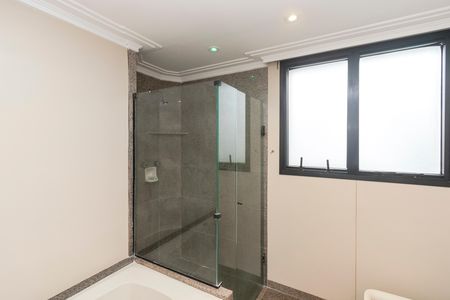 Apartamento para alugar com 245m², 3 quartos e 4 vagasBanheiro da Suíte 1