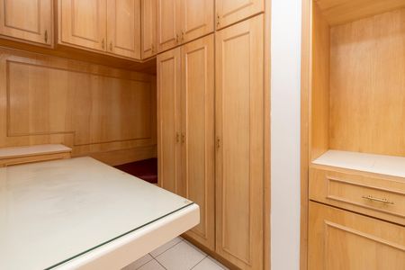 Apartamento para alugar com 245m², 3 quartos e 4 vagasQuarto de Serviço