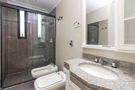 Apartamento para alugar com 245m², 3 quartos e 4 vagasBanheiro