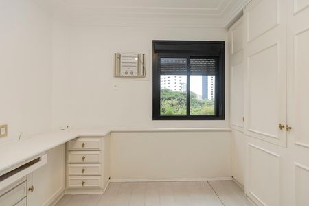 Apartamento para alugar com 245m², 3 quartos e 4 vagasQuarto