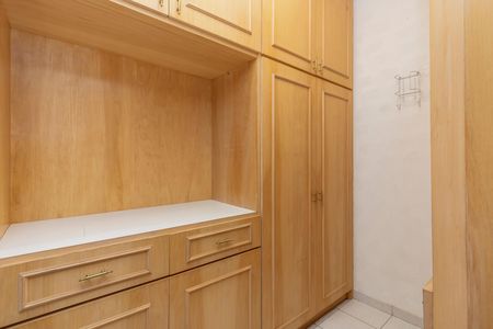 Apartamento para alugar com 245m², 3 quartos e 4 vagasQuarto de Serviço