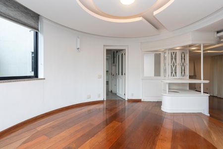 Apartamento para alugar com 245m², 3 quartos e 4 vagasSala
