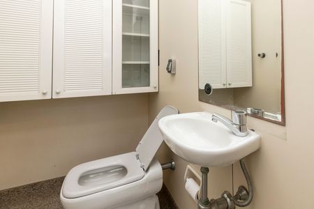 Apartamento para alugar com 245m², 3 quartos e 4 vagasBanheiro de Serviço