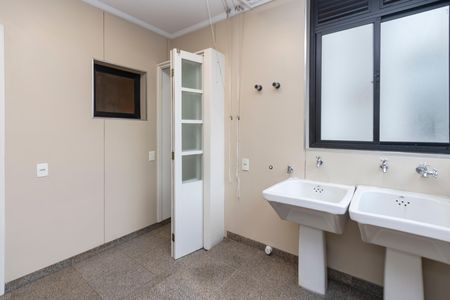 Apartamento para alugar com 245m², 3 quartos e 4 vagasLavanderia