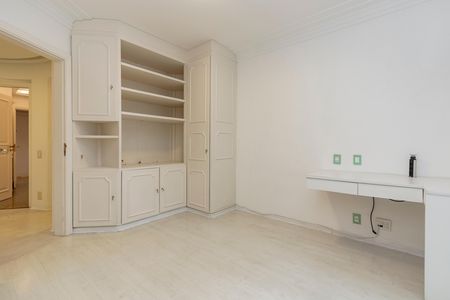 Apartamento para alugar com 245m², 3 quartos e 4 vagasSuíte 2