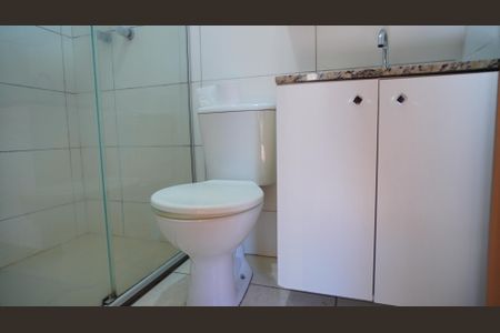 Banheiro  de apartamento para alugar com 2 quartos, 38m² em Jardim Dona Leopoldina, Porto Alegre