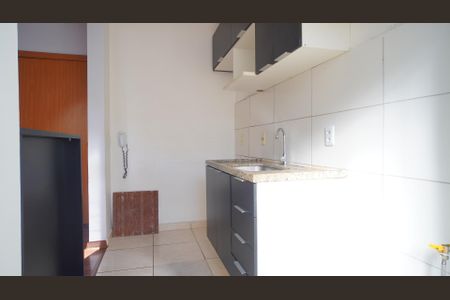 Cozinha  de apartamento à venda com 2 quartos, 38m² em Jardim Dona Leopoldina, Porto Alegre