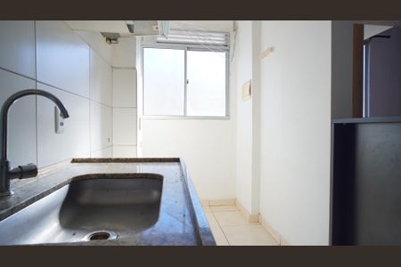 Cozinha e Área de Serviço de apartamento à venda com 2 quartos, 38m² em Jardim Dona Leopoldina, Porto Alegre