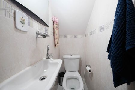 Casa à venda com 100m², 2 quartos e 2 vagasLavabo