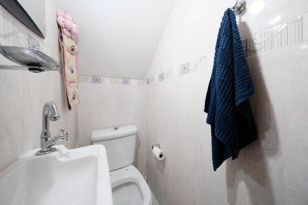 Casa à venda com 100m², 2 quartos e 2 vagasLavabo