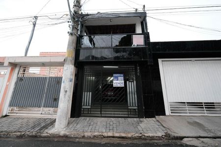 Casa à venda com 100m², 2 quartos e 2 vagasFachada