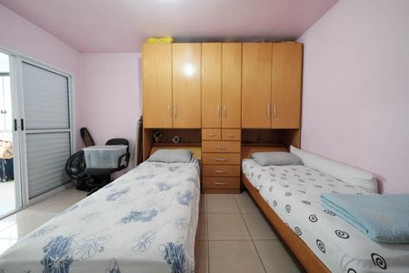 Casa à venda com 100m², 2 quartos e 2 vagasSuíte 2