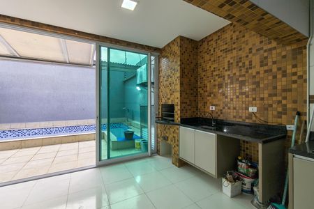 Casa para alugar com 217m², 4 quartos e 4 vagasCozinha
