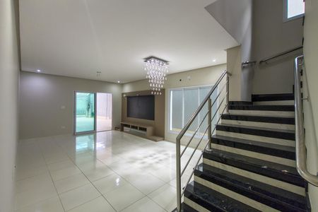 Casa para alugar com 217m², 4 quartos e 4 vagasSala