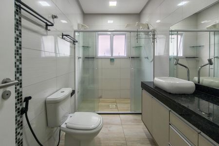 Casa para alugar com 217m², 4 quartos e 4 vagasBanheiro da Suíte 1