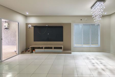 Casa para alugar com 217m², 4 quartos e 4 vagasSala