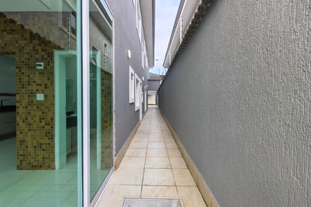 Casa para alugar com 217m², 4 quartos e 4 vagasCorredor 