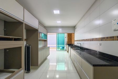 Casa para alugar com 217m², 4 quartos e 4 vagasCozinha