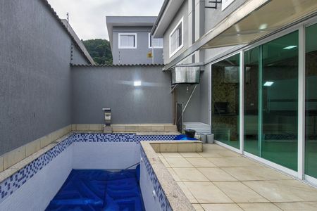 Casa para alugar com 217m², 4 quartos e 4 vagasPiscina