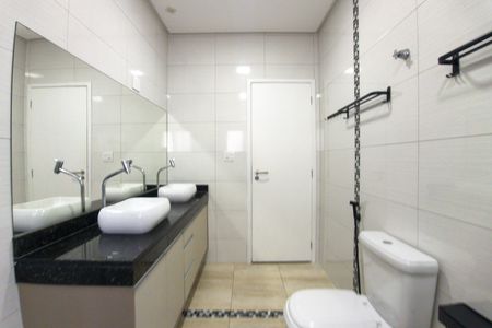 Casa para alugar com 217m², 4 quartos e 4 vagasBanheiro da Suíte 1