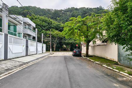 Casa para alugar com 217m², 4 quartos e 4 vagasRua