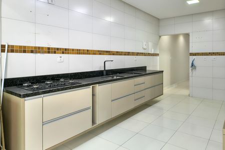 Casa para alugar com 217m², 4 quartos e 4 vagasCozinha 