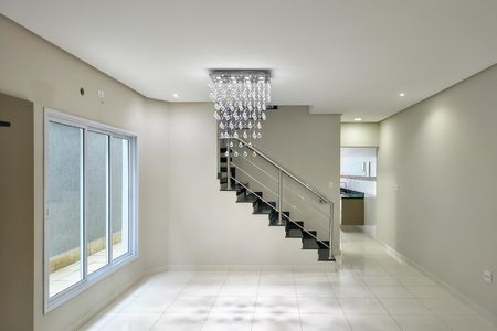 Casa para alugar com 217m², 4 quartos e 4 vagasSala
