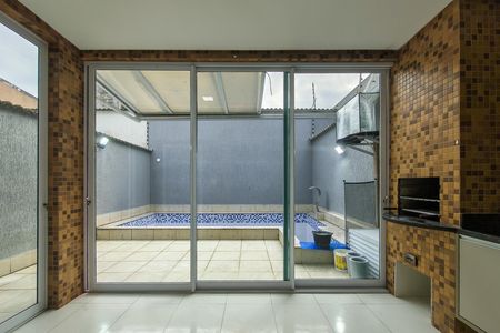 Casa para alugar com 217m², 4 quartos e 4 vagasCozinha 