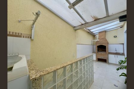 Casa de condomínio à venda com 174m², 3 quartos e 4 vagas Casa de condomínio à venda com 174m², 3 quartos e 4 vagasÁrea de Serviço