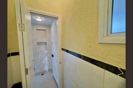Casa de condomínio à venda com 174m², 3 quartos e 4 vagas Casa de condomínio à venda com 174m², 3 quartos e 4 vagasBanheiro 3