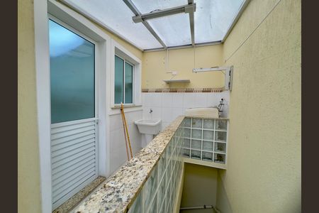 Casa de condomínio à venda com 174m², 3 quartos e 4 vagas Casa de condomínio à venda com 174m², 3 quartos e 4 vagasÁrea de Serviço