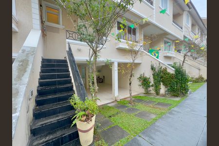 Casa de condomínio à venda com 174m², 3 quartos e 4 vagas Casa de condomínio à venda com 174m², 3 quartos e 4 vagasGaragem