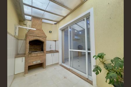 Casa de condomínio à venda com 174m², 3 quartos e 4 vagas Casa de condomínio à venda com 174m², 3 quartos e 4 vagasChurrasqueira
