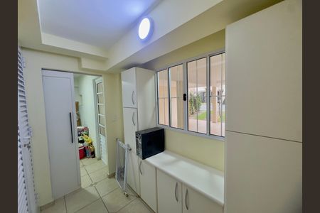 Casa de condomínio à venda com 174m², 3 quartos e 4 vagas Casa de condomínio à venda com 174m², 3 quartos e 4 vagasDespensa